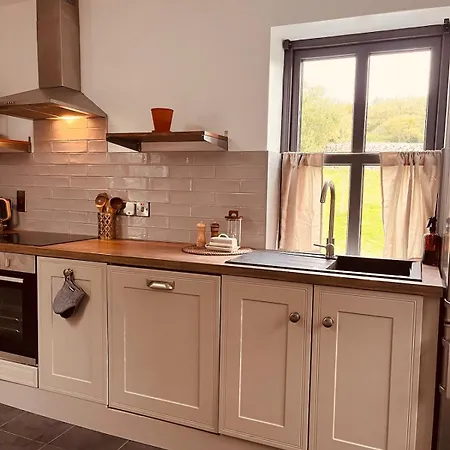 Lavender Lane Country , Furbo